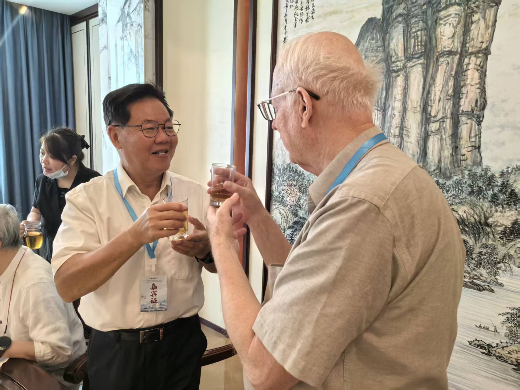 176110296442813.jpg 朱.jpg